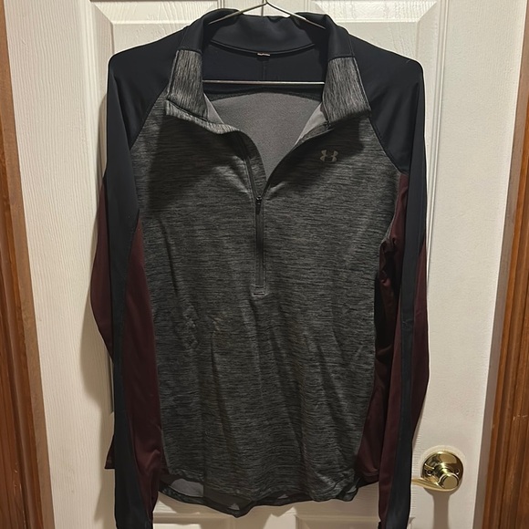 Under Armour Charcoal and Maroon Quarter-Zip Top - Picture 1 of 1